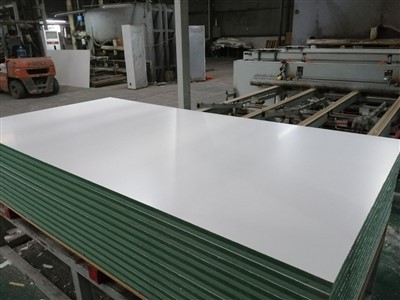 HPL /PVC vastas HDF MDF -tahvlile